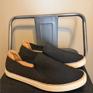 UGG Sammy Chevron Slip On Sneakers Black Knit Comfort Shoes Sz 9